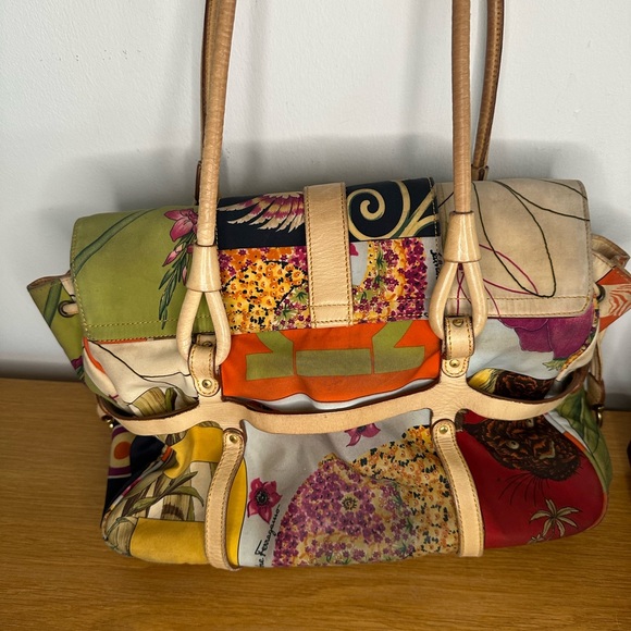 Salvatore Ferragamo
Fiera Printed Nylon Bag - Picture 3 of 7